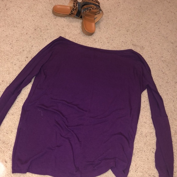 Amaryllis purple lightweight sweater size large - Picture 2 of 4